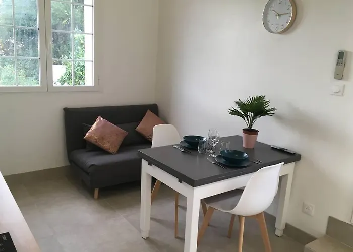 Appartement neuf entre mer et montagne.